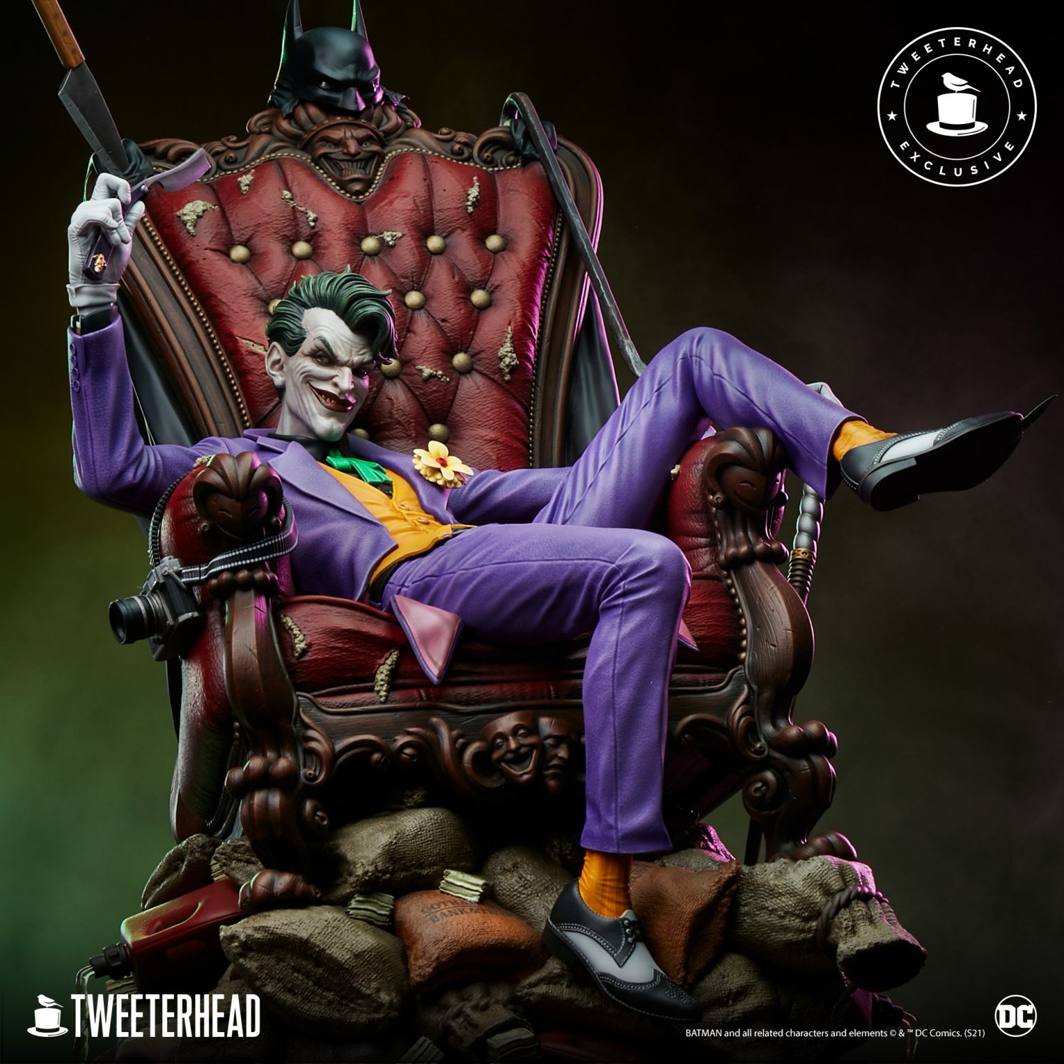 Joker on Throne Deluxe Exclusive (DC) Time to collect